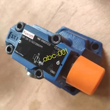 one New For Rexroth DR20-5-52/200YM valve R900597233 Quality assurance picture