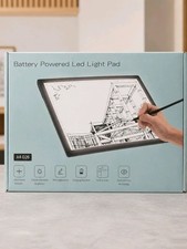 Black Battery-Powered LED Light Pad for Tracing and Drawing picture