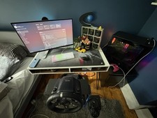 WHOLE CORSAIR GAMING PC SET UP picture