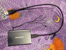 Samsung T7 1TB (MU-PC1T0K/WW) USB 3.2 Gen 2 External Solid State Drive picture