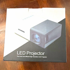 LED Projector TFT LCD Desktop 320x240 Native 1080p Support 800:1 4:3 picture