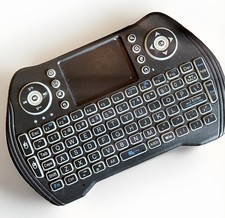 Rii i8 2.4G Mini Wireless QWERTY Keyboard with Touchpad picture