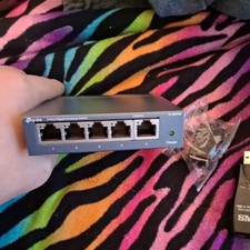 TP-Link TL-SG705 5-Port Gigabit Ethernet Switch Standalone w/ CAT6 Cable picture