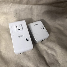 ZYXEL LOT OF 2 POWELINE PASS TRHU GIGABIT ETHERNET ADAPTERS PLA4205 PLA4215 picture