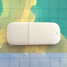 Microsoft Arc Mouse Wireless Optical Foldable White 1000 DPI 2-Button picture