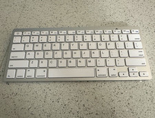 OMOTON KB066 Wireless Compact Portable Keyboard Silver/White English QWERTY picture