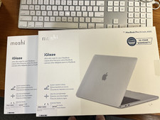Moshi iGlaze Ultra-Slim Case For Macbook Pro 13 Inch 2020 Brand New Clear picture