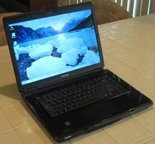Toshiba Satellite L305-S5941 Laptop, Intel Core 2 Duo, 3GB RAM, 200GB HDD, Win 7 picture