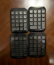 Lot of 4 Targus AKP11US Wireless Numeric Keypads – 2 USB Receivers – Tested picture