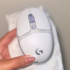 Logitech G705 Wireless Gaming Mouse White Optical 8200 DPI 6 Buttons picture
