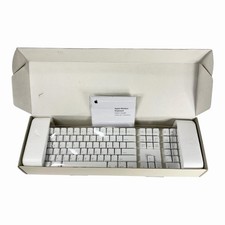 Apple Wireless Keyboard (A1016 - M9270LL/A) Bluetooth Full-Size QWERTY - NEW picture