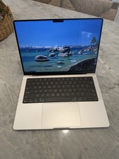 MacBook Pro 14 2025 M5 10-Core CPU 10-Core GPU 32GB 1TB Silver - Excellent picture