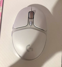 Logitech G705 Wireless Optical Gaming Mouse 8200 DPI 6-Button White picture