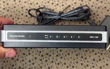 D-Link DES-1105 5-Port 10/100 Fast Ethernet Network Switch picture