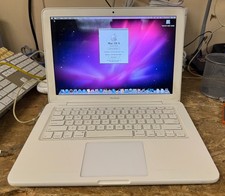 Apple MacBook 13-inch July 2010 2.26GHz Intel Core 2 Duo (MC207LL/A) w/Rosetta A picture