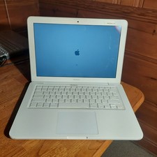 Apple MacBook White A1342 13.3