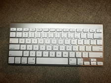 Genuine Apple Wireless Bluetooth Keyboard Model A1314 Silver Aluminum MC184LL/B picture
