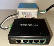 TRENDnet TI-PE50 5-Port Ethernet PoE+ Switch w/ 48V 1.25A Power Supply MDR-60-48 picture