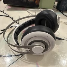 SteelSeries USB Over-Ear Headset White/Black Ear-Cup picture