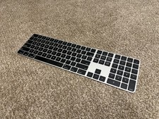 Apple Magic Keyboard Touch ID Numeric Keypad Black Keys A2520 Lightning Wireless picture