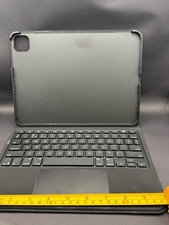 Belkin Keyboard Case with Trackpad for iPad 10th Gen 10.9 Black picture