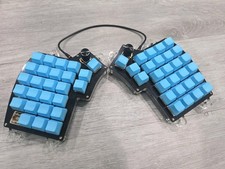 Keebio Split Keyboard One Keycap Missing  picture