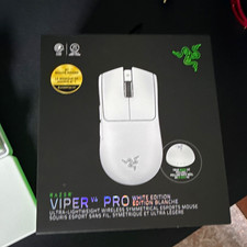 Razer Viper V4 Pro White Wireless Optical Gaming Mouse w/ Scroll Wheel picture