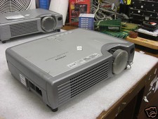 Hitachi cp-s317 cp-s317t multimedia mobile lcd projector    no lamp picture