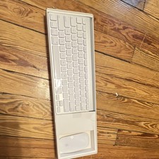 Apple Wireless Keyboard QWERTY English & Magic Mouse Bundle - White picture