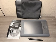 Wacom Intuos5 Touch Small Pen Tablet (PTH450) - Black picture