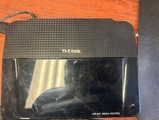 D-Link HD Media Router 2000 300 Mbps 4-Port Gigabit Wireless N Router (DIR-827) picture