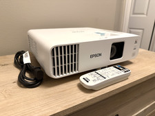 Epson PowerLite L200W 3LCD WXGA Laser Projector w/ Remote & Wireless *2k-3k hrs picture
