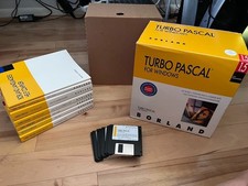 Original Borland Turbo Pascal for Windows 1.5 Set of 9 Disks with 7 Books picture