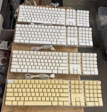 VINTAGE  White  Apple Keyboard Model Number: A1048 WORKING picture