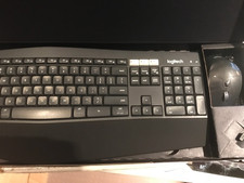 Logitech K850 Performance Wireless Keyboard & M720 Mouse Combo #02 picture