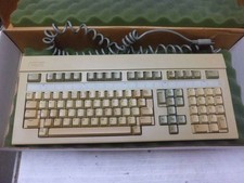 WANG 4230 Keyboard (MPN: 725-3099-US) - Computer Peripherals picture
