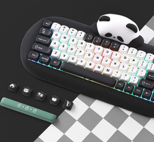 Yunzii Universe C68 Panda Three-mode Wireless Keyboard with Wrist Rest picture
