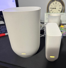 XFINITY XLE-WN Storm-Ready Dual Band WiFi Extender and XBBLE-WN Battery Backup picture