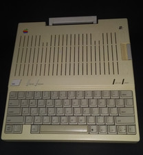 Apple iic A2S4000 vintage computer picture