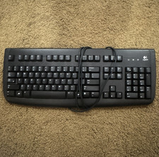 Logitech Deluxe 250 Wired PS/2 Keyboard QWERTY English Black 867633-0403 picture