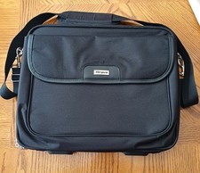 Targus 15.6 Traditional Notepac Laptop Case - GSA-OCN1-90 w/Shoulder Strap  picture
