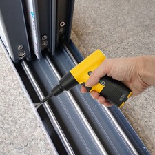Electric Air Duster Vacuum Cleaner 2-In-1 Cordless Yellow Model 0601 picture