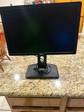 Dell UltraSharp 2407WFP 24 in LCD 1920x1200 16:10 DVI-D VGA Tilt Black picture