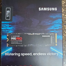 Samsung 990 PRO 1TB PCIe 4.0 NVMe M.2 Internal SSD Black MZ-V9P1T0 picture
