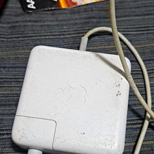 Apple MagSafe Power Adapter A1172 60W 16.5V 3.65A White MacBook Pro picture