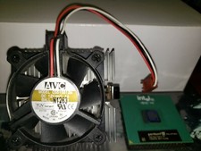 Intel Pentium III 733 MHz 733/256/133/1.7V SL4CG Socket 370 picture