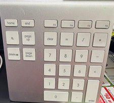 Belkin F8T067 Wireless Portable Numeric Keypad, Silver/White Aluminum. Open box picture