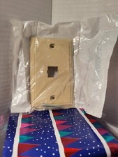 Commscope 108258450 Wall Mount  Faceplate M10LW-246 Ivory 1 Port LOT OF 8 NEW picture