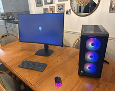 Alienware 32” QHD 180Hz Curved Gaming Monitor – Used picture