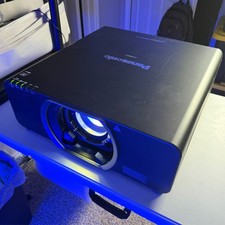 Panasonic PT-DW8300U 9600 Lumen WXGA DLP Projector No Lens Powers On picture
